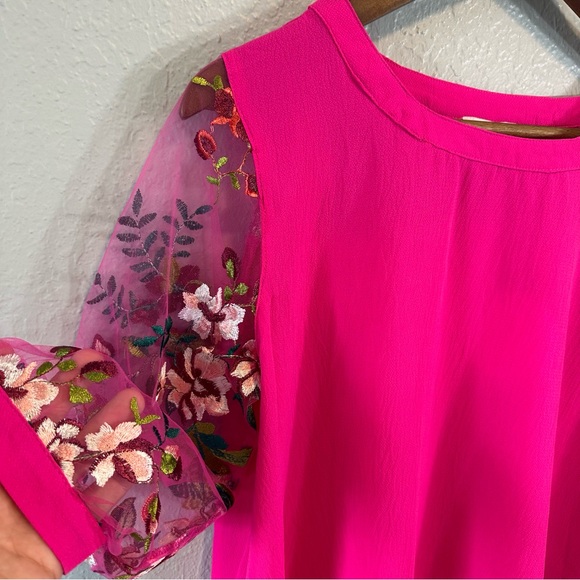 Umgee | Hot Pink Blouse‎ with Floral Mesh Sleeves - Picture 5 of 8